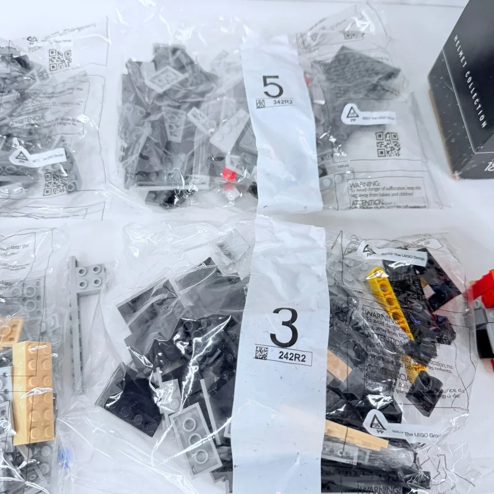 LEGO Star Wars The Mandalorian‎ Helmet Set 75328 Partial Build Open Box 584 pcs